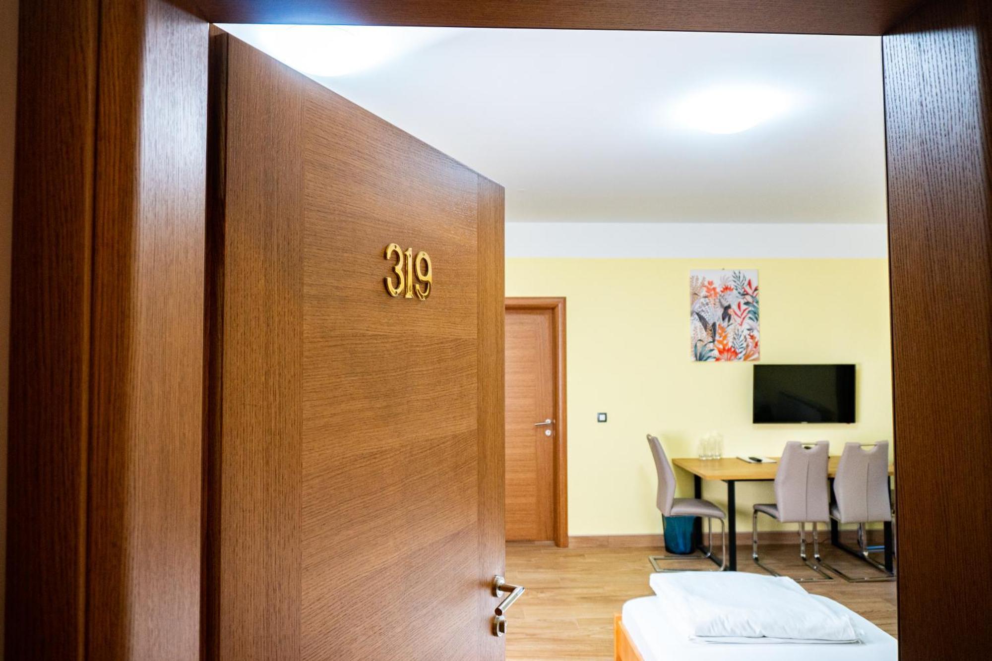 Hotel Europa Zagreb Bagian luar foto